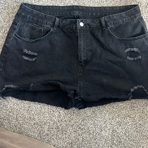 Plus Ripped Distressed Denim Shorts